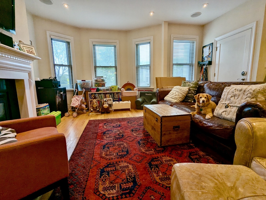 925 East Broadway, South Boston