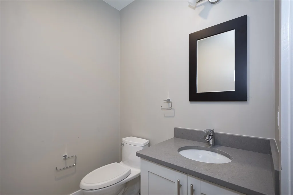 50 Country Way, Scituate