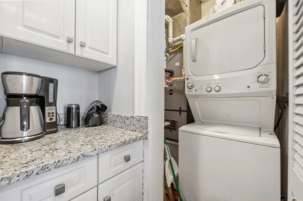 627 E 6th St, South Boston