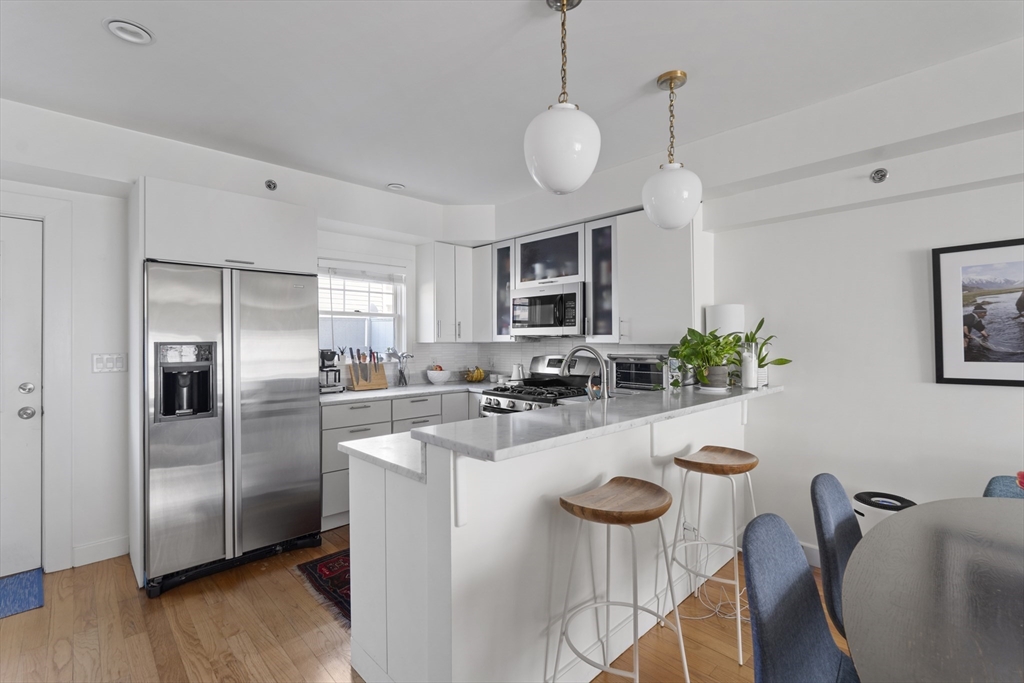 33 Middle St, South Boston