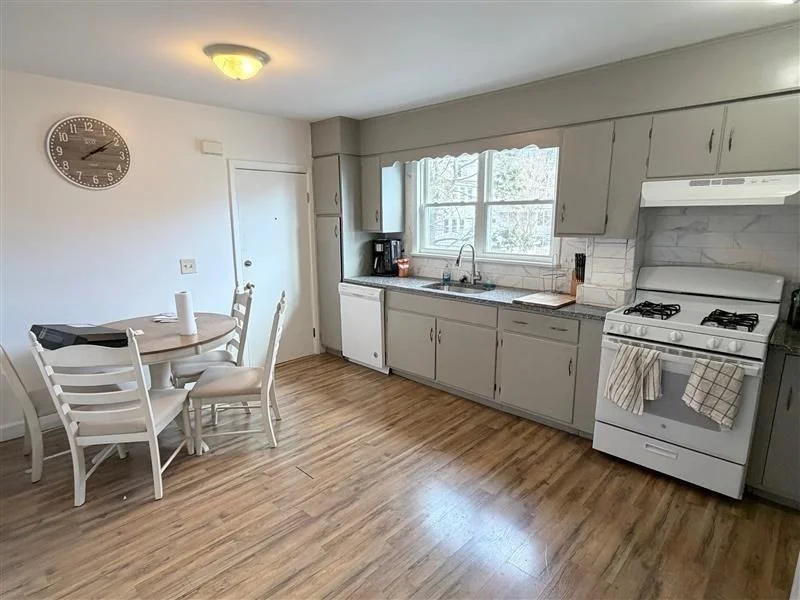 27 Conwell Ave, West Somerville