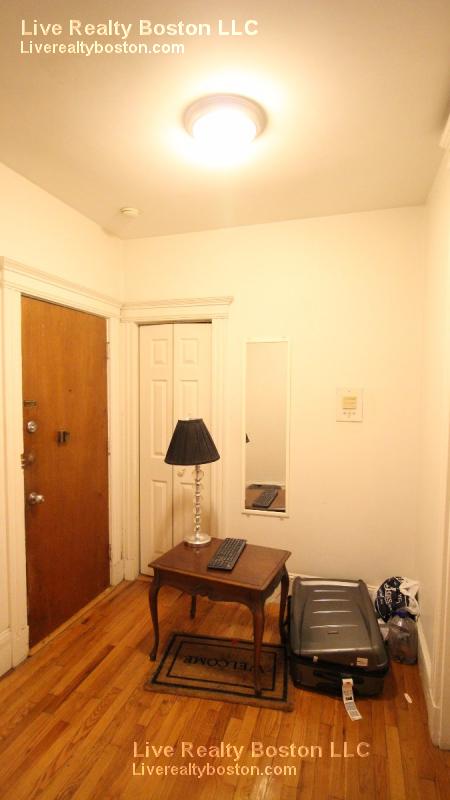 1.5 bed, 1 bath apartment for rent at 109 Strathmore Rd Unit 9, Brighton