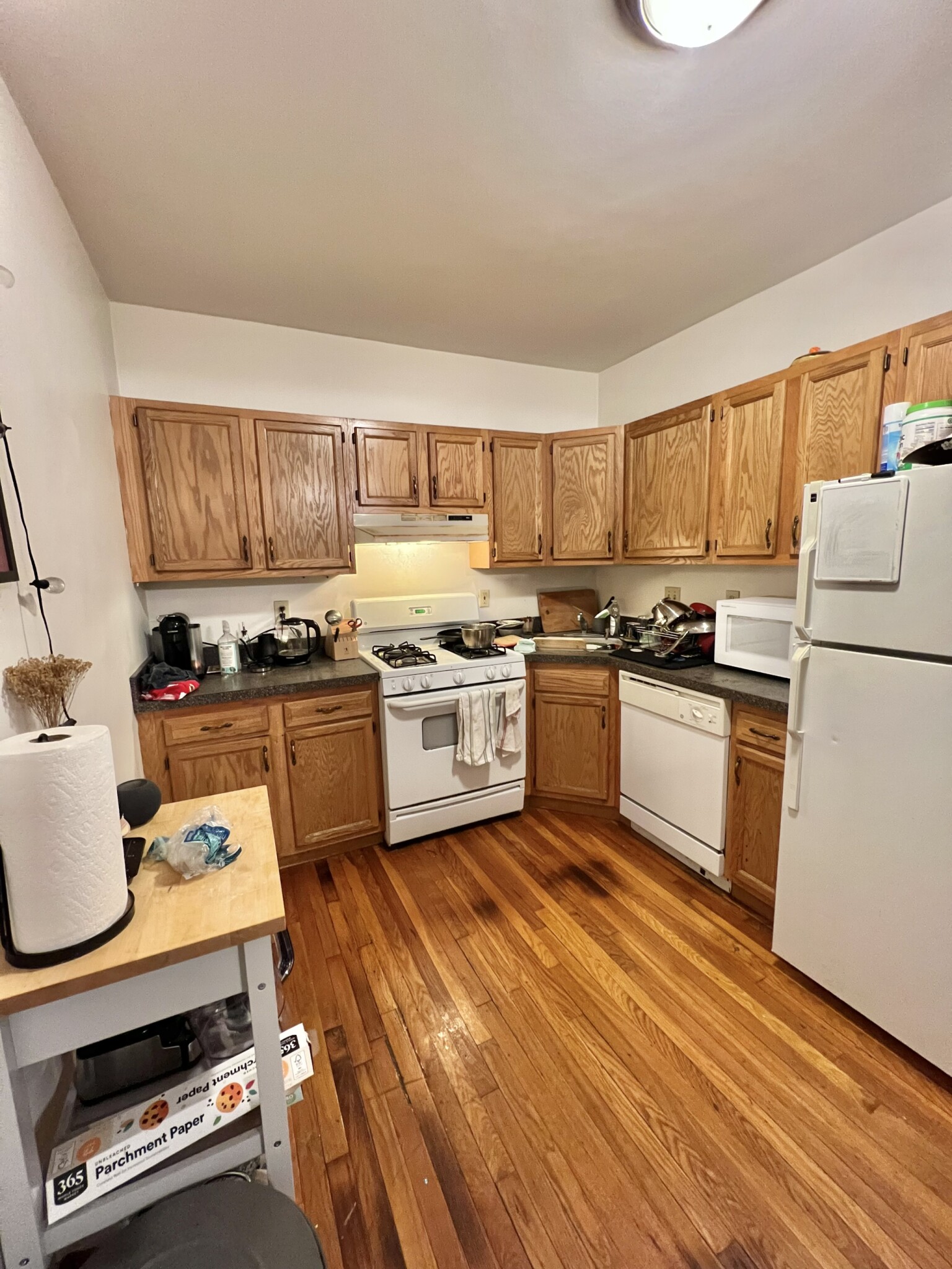 4 bed, 2 bath apartment for rent at 19 Egremont Rd Unit 1, Brighton — photo 2 of 3