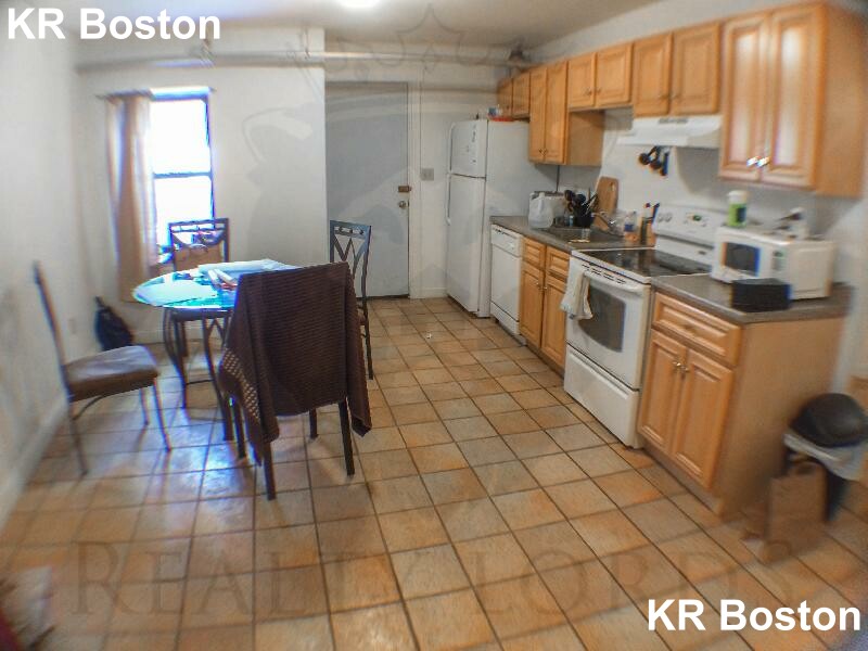 3 bed, 2 bath apartment for rent at 19 Egremont Rd Unit A.., Brighton