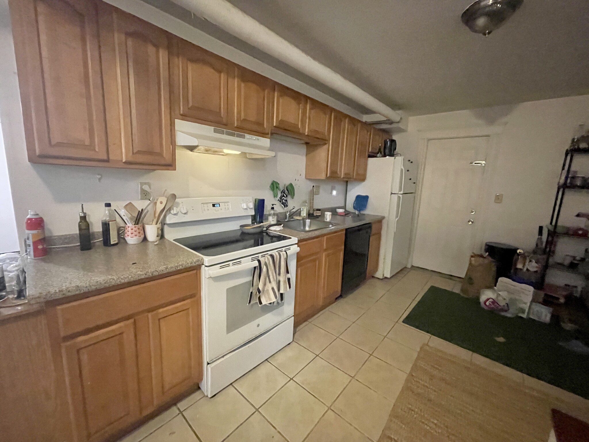 3 bed, 2 bath apartment for rent at 19 Egremont Rd Unit B.,, Brighton — photo 3 of 3