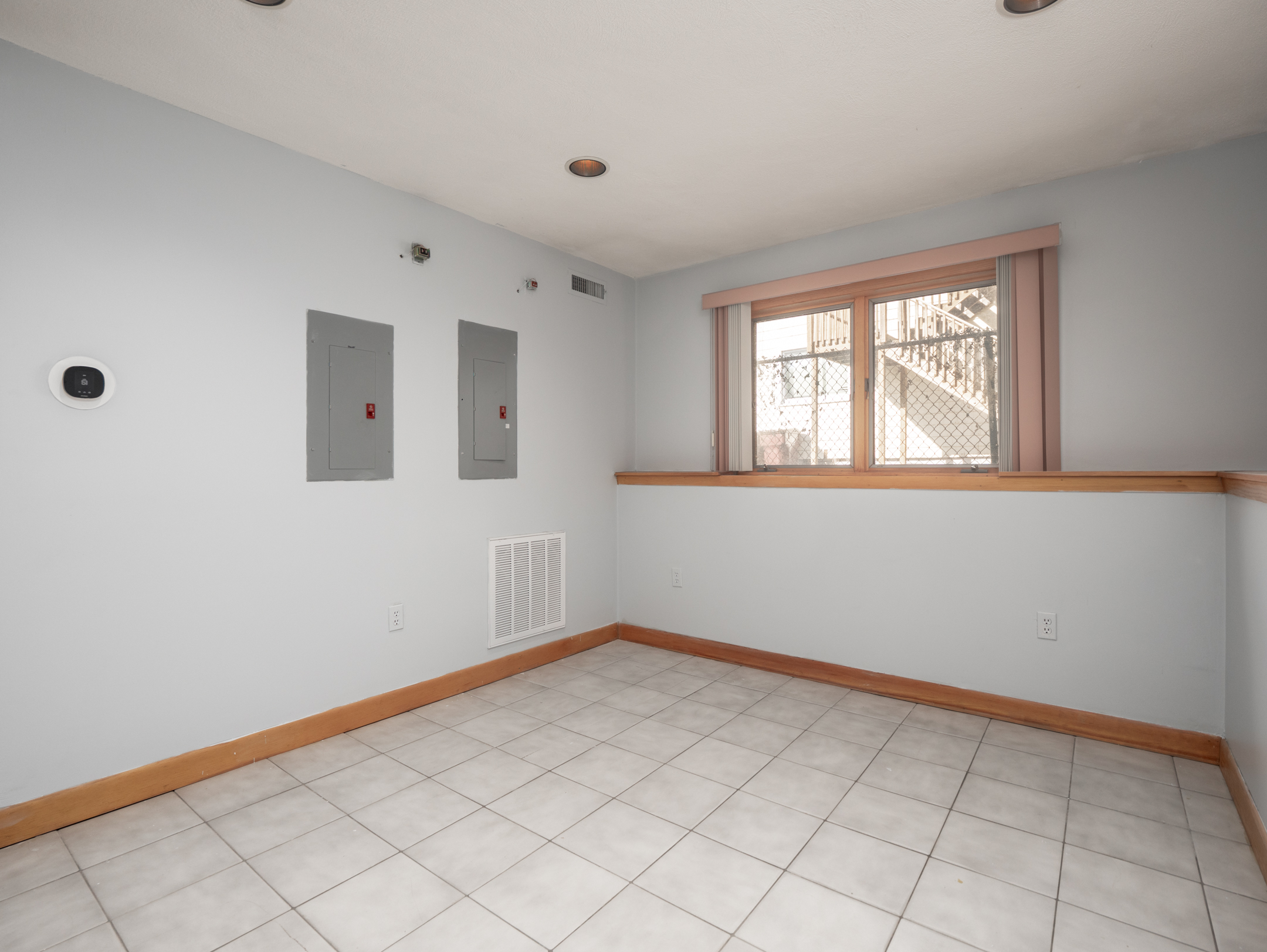 2 bed, 1 bath apartment for rent at 19 Montrose St Unit 1, Everett — photo 17 of 23
