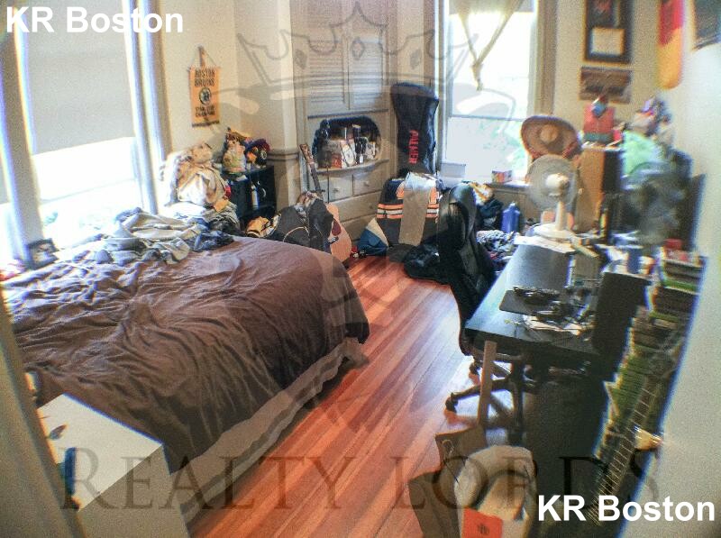 3 split bed, 1 bath apartment for rent at 19 Mount Hood Rd Unit 6, Brighton — photo 6 of 7