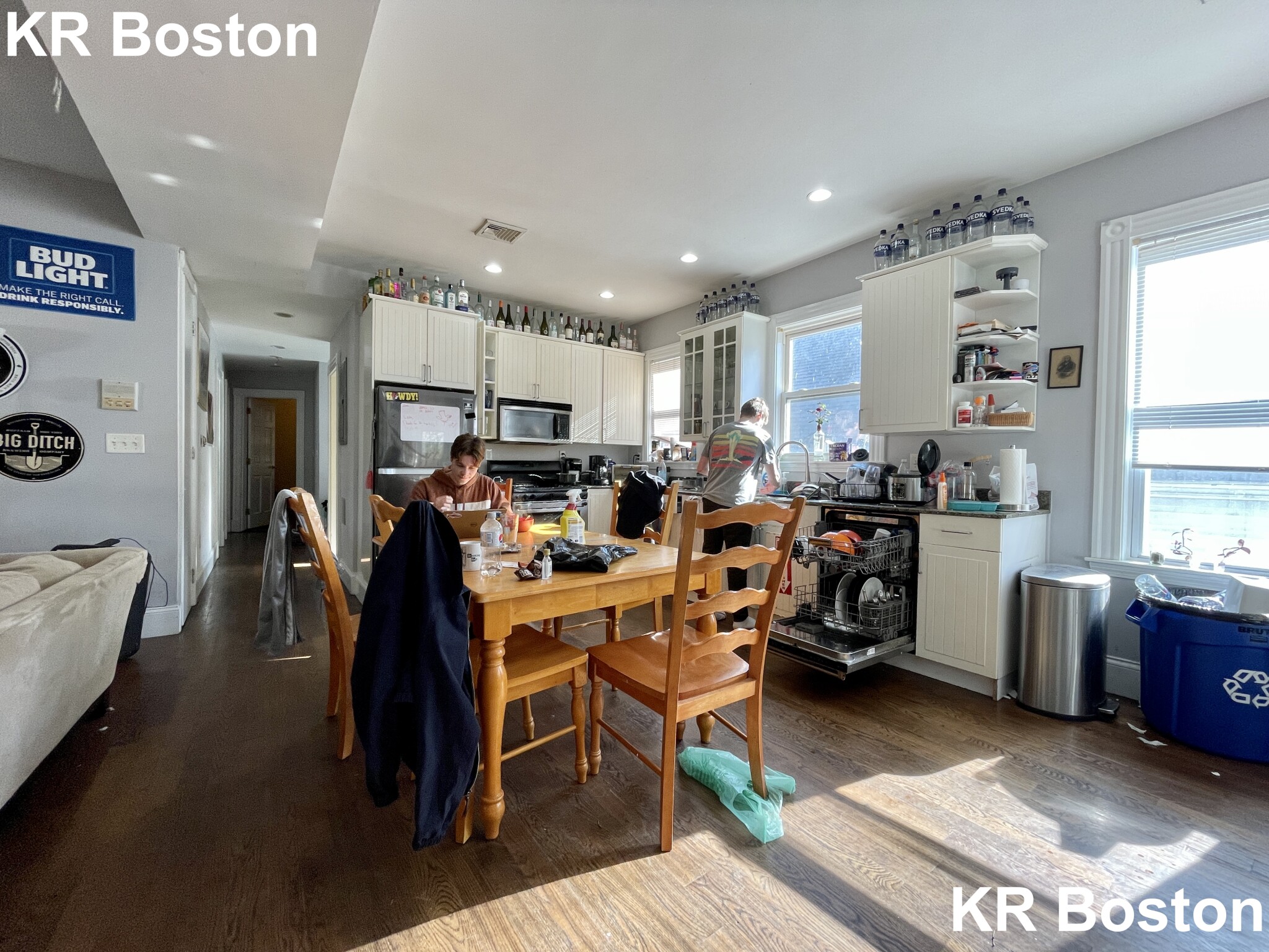 6 bed, 2 bath apartment for rent at 16 Parker Hill Ave Unit 3, Mission Hill — photo 9 of 14