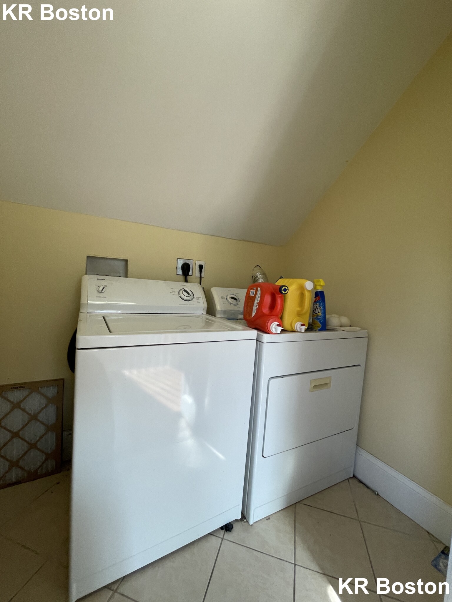 6 bed, 2 bath apartment for rent at 16 Parker Hill Ave Unit 3, Mission Hill — photo 13 of 14