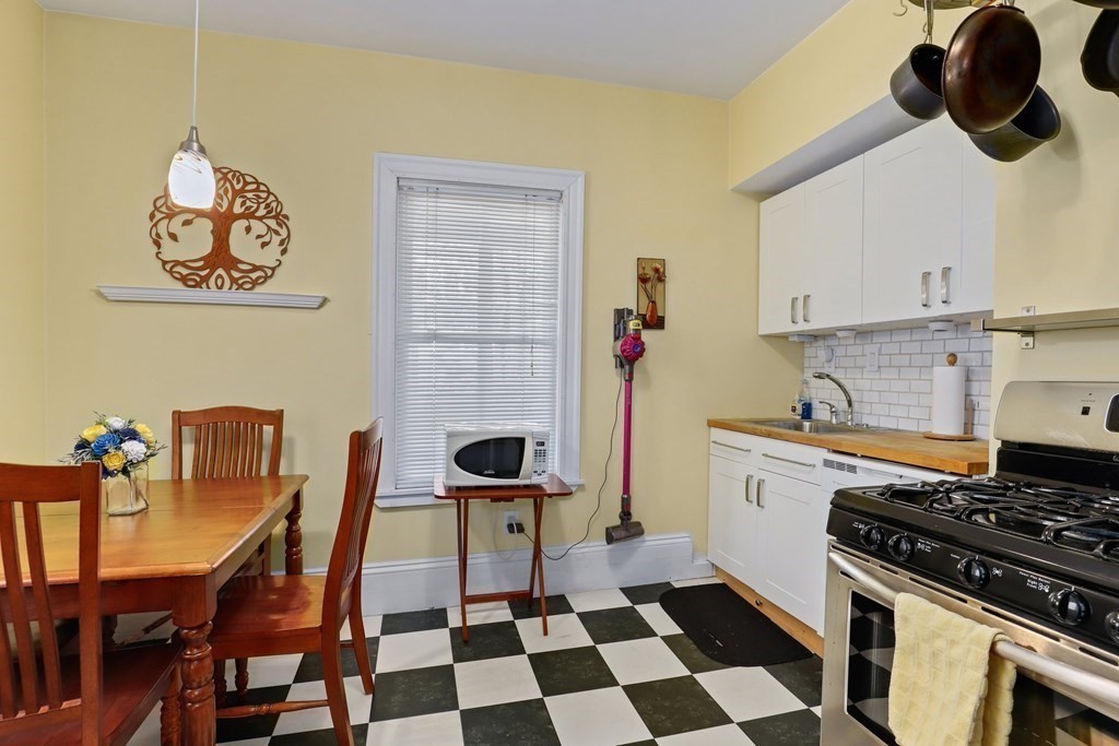 1 bed, 1 bath apartment for rent at 19 Fairmont Ave Unit B, Central Square — photo 7 of 15