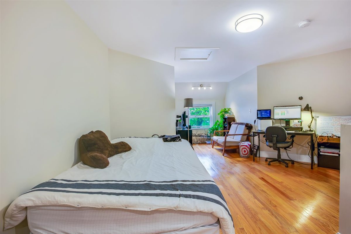3 bed, 1 bath apartment for rent at 21 Monastery Rd Unit 1, Brighton — photo 18 of 23