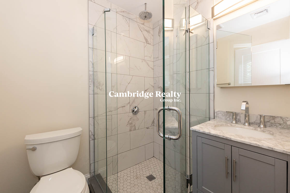 4 bed, 4+ bath apartment for rent at 39 Harvard St Unit 2, South Medford — photo 17 of 20