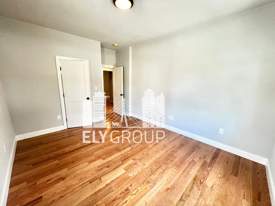 4 bed, 2 bath apartment for rent at 31 Lincoln St Unit 1, West Medford — photo 19 of 21