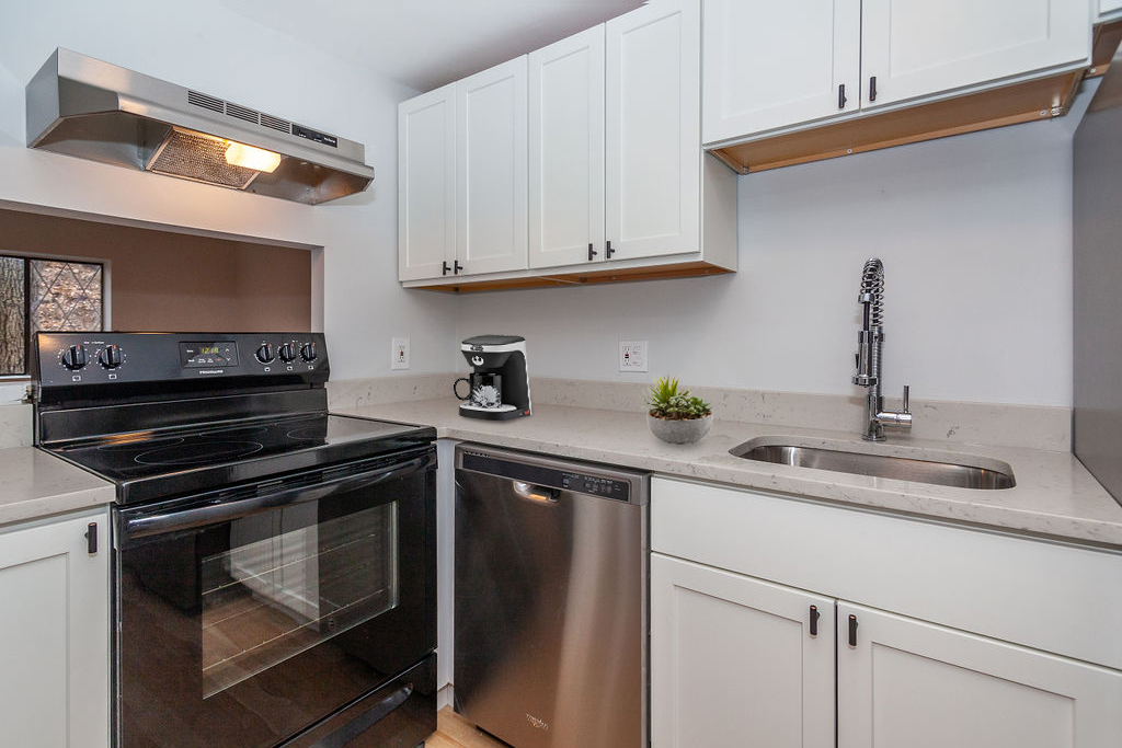 2 bed, 1 bath apartment for rent at 19 Central St Unit 20, Union Square — photo 2 of 7