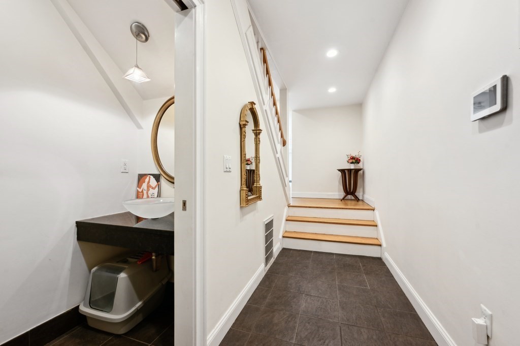 37 Queensberry, Fenway