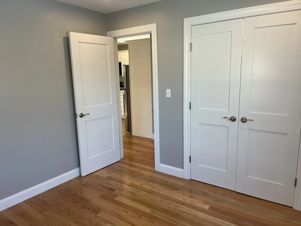 14 Cherry Rd, Beverly