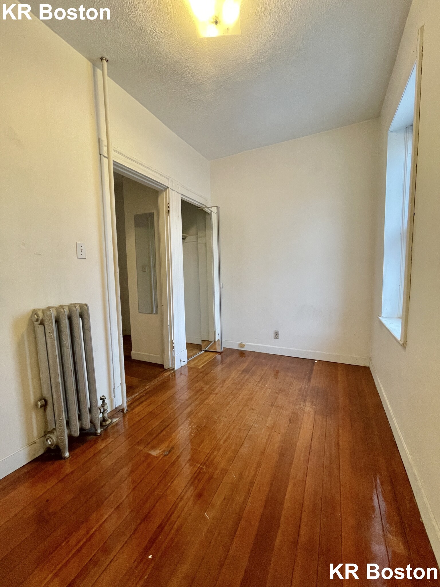 5 bed, 2 bath apartment for rent at 1904 Beacon St Unit 2, Chestnut Hill — photo 3 of 9