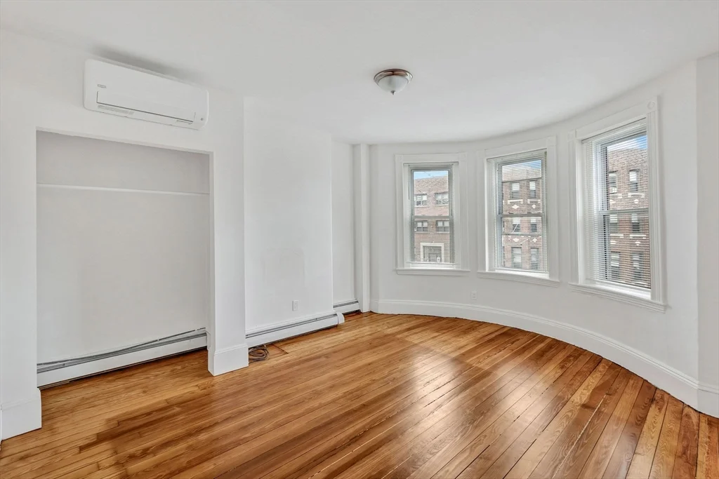 864 Huntington Ave, Mission Hill