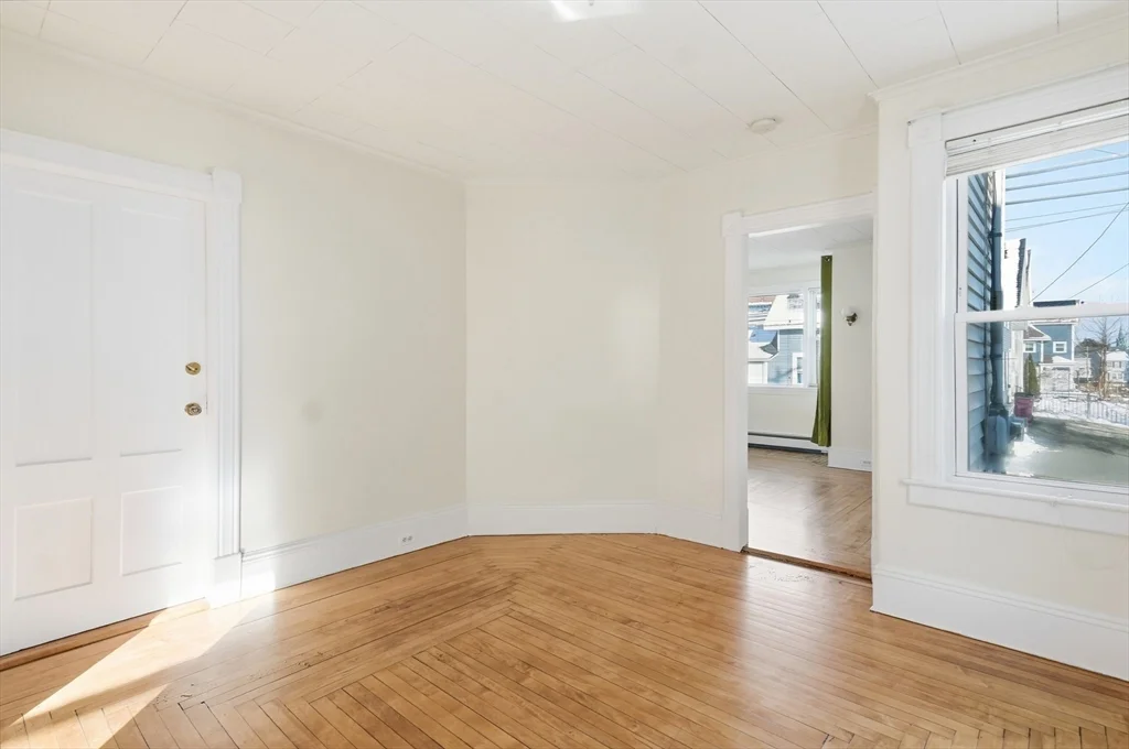 223 School St, Lowell