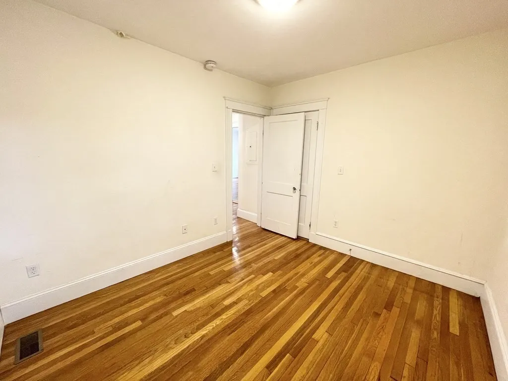 15 Sunset St, Boston