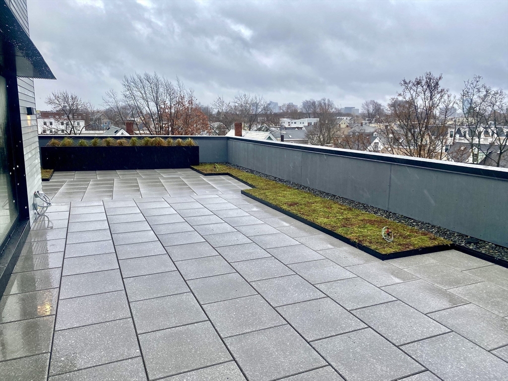 154 Broadway, East Somerville