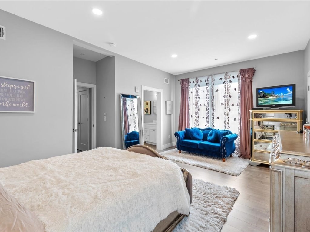 610 Rutherford Ave, Charlestown