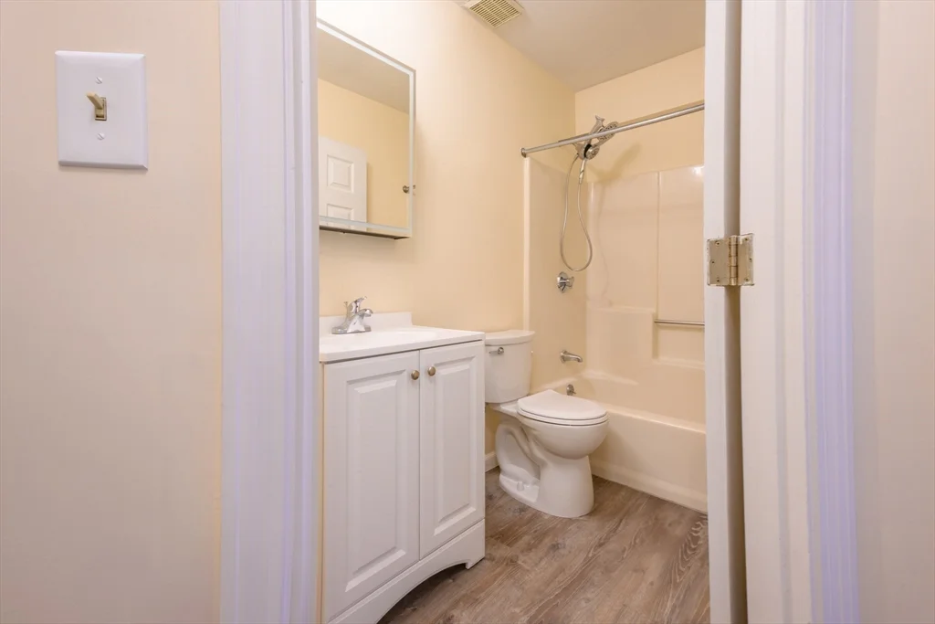 1440 Columbia Rd, South Boston