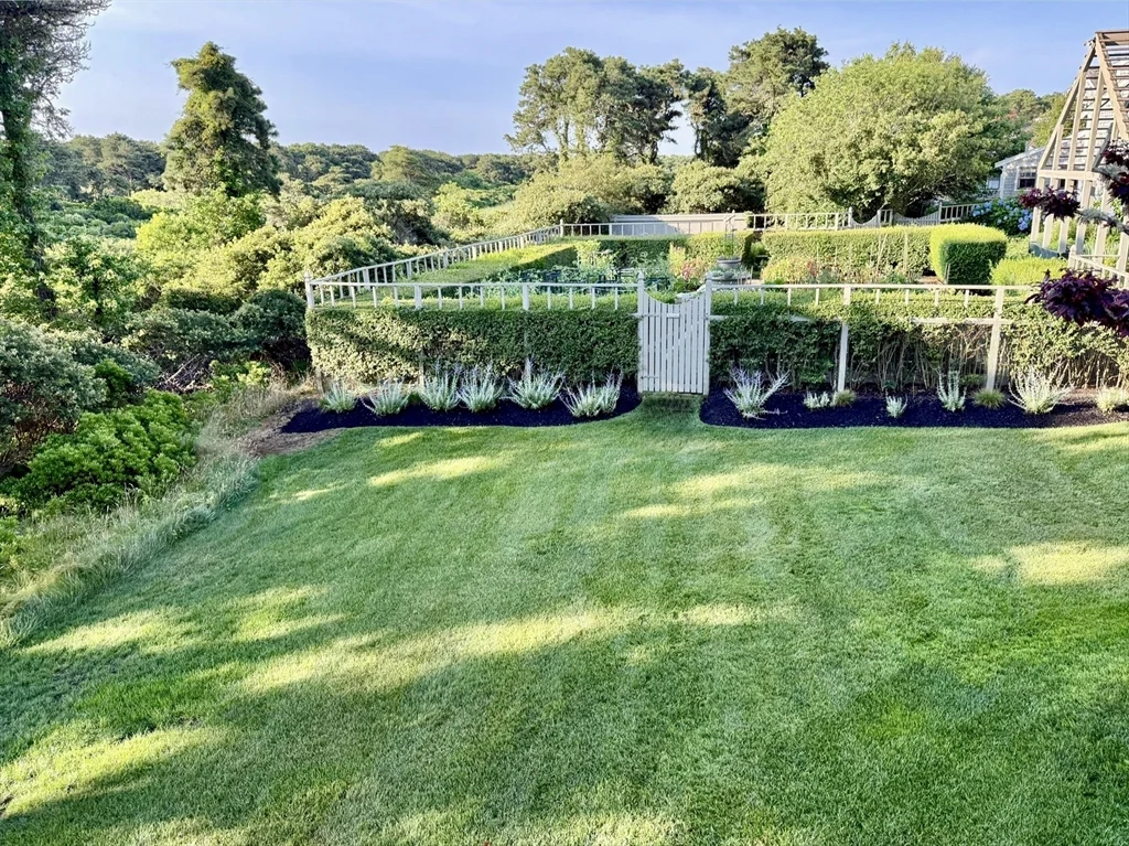 1A Pochick Ave, Nantucket