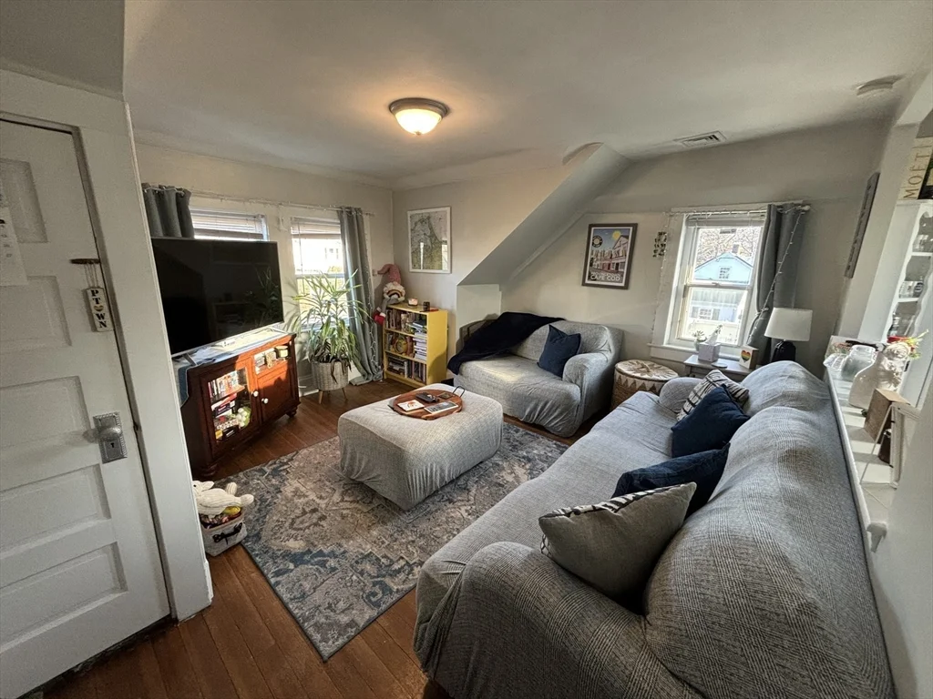 407 Front St, Weymouth