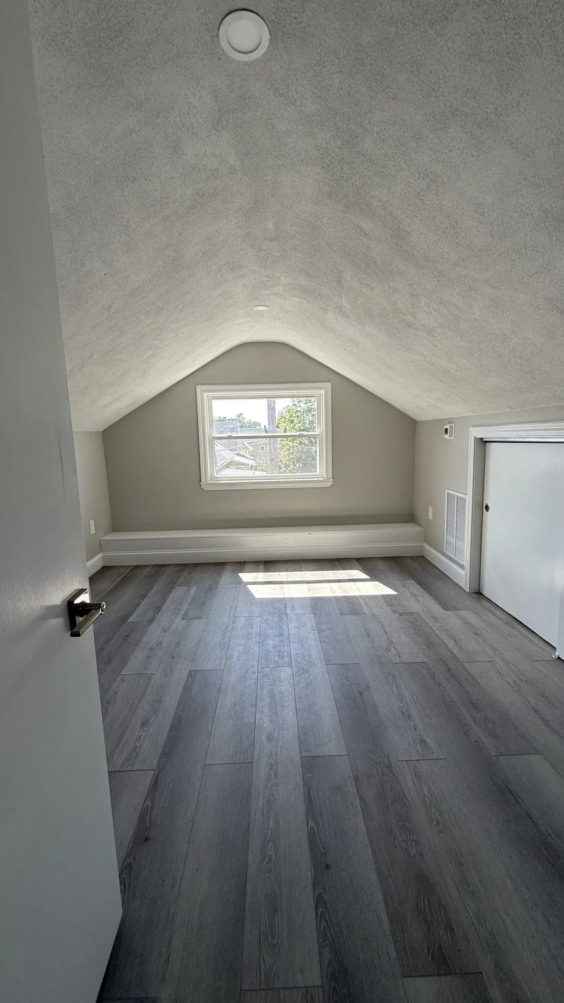 5 Harris Rd, Medford