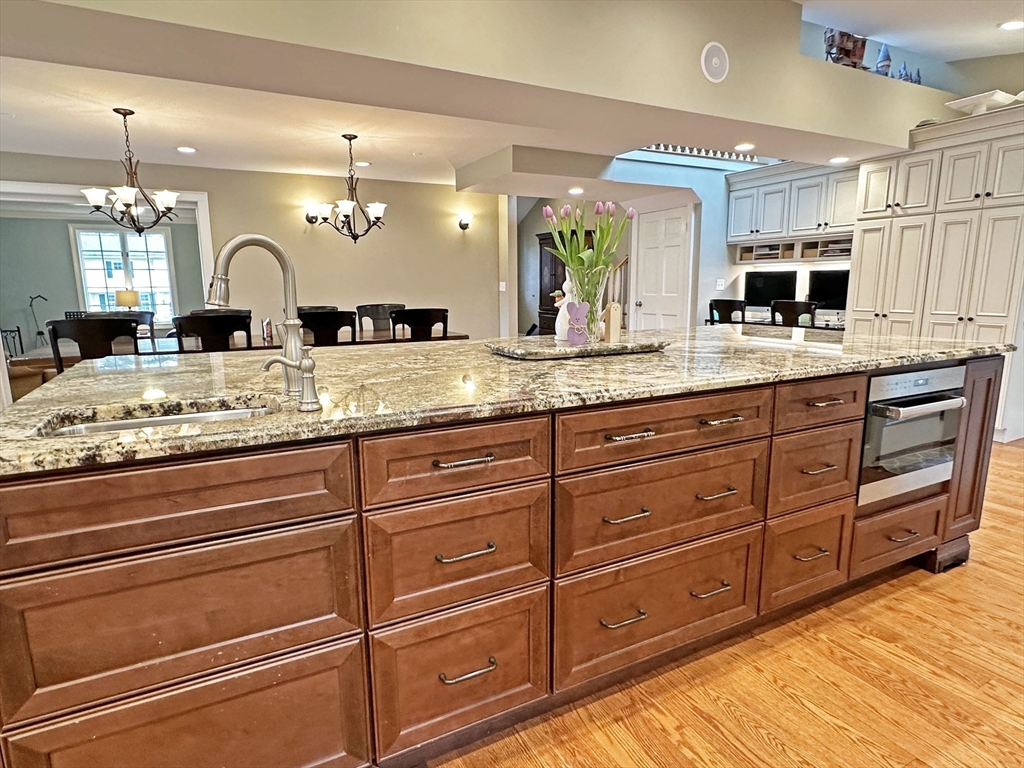 9 Lantern Rd, Belmont