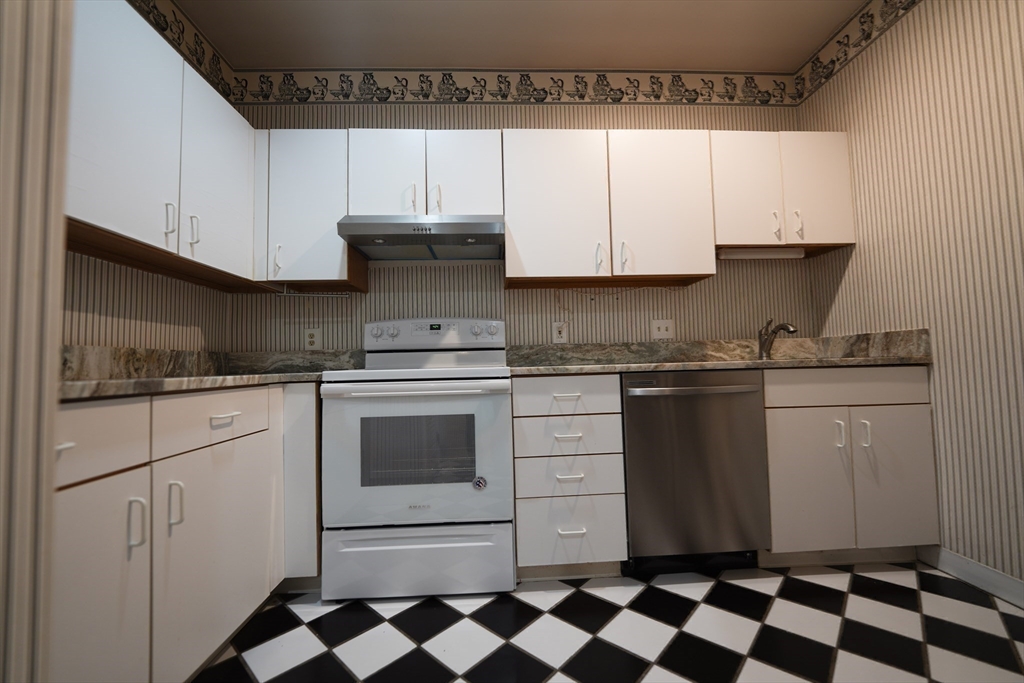 10 Weston Ave, Quincy