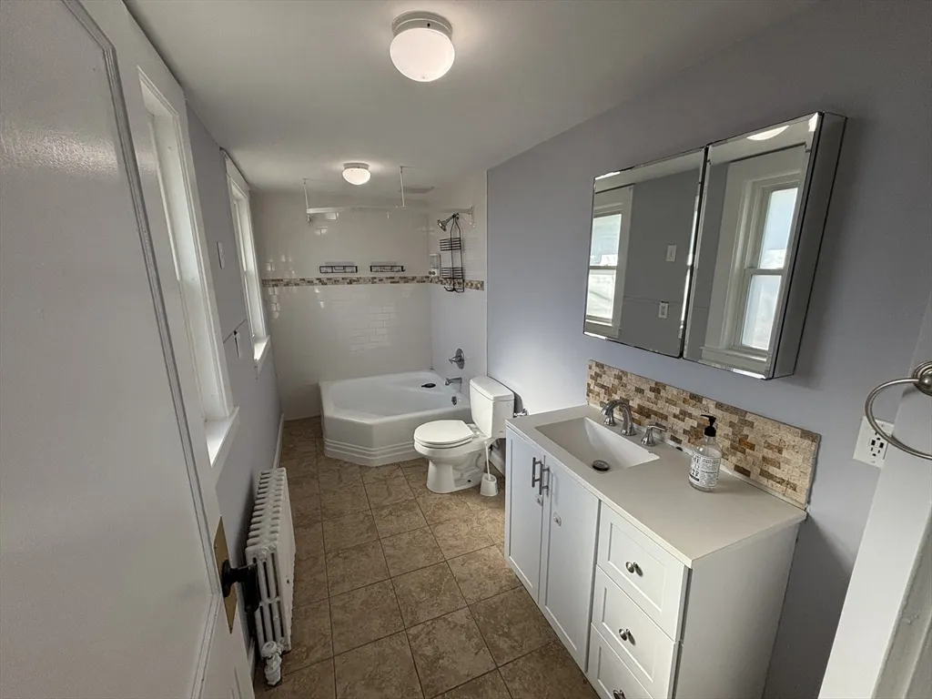 21 Savin Ave, Norwood