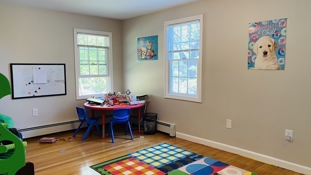 29 Burke Ln, Wellesley