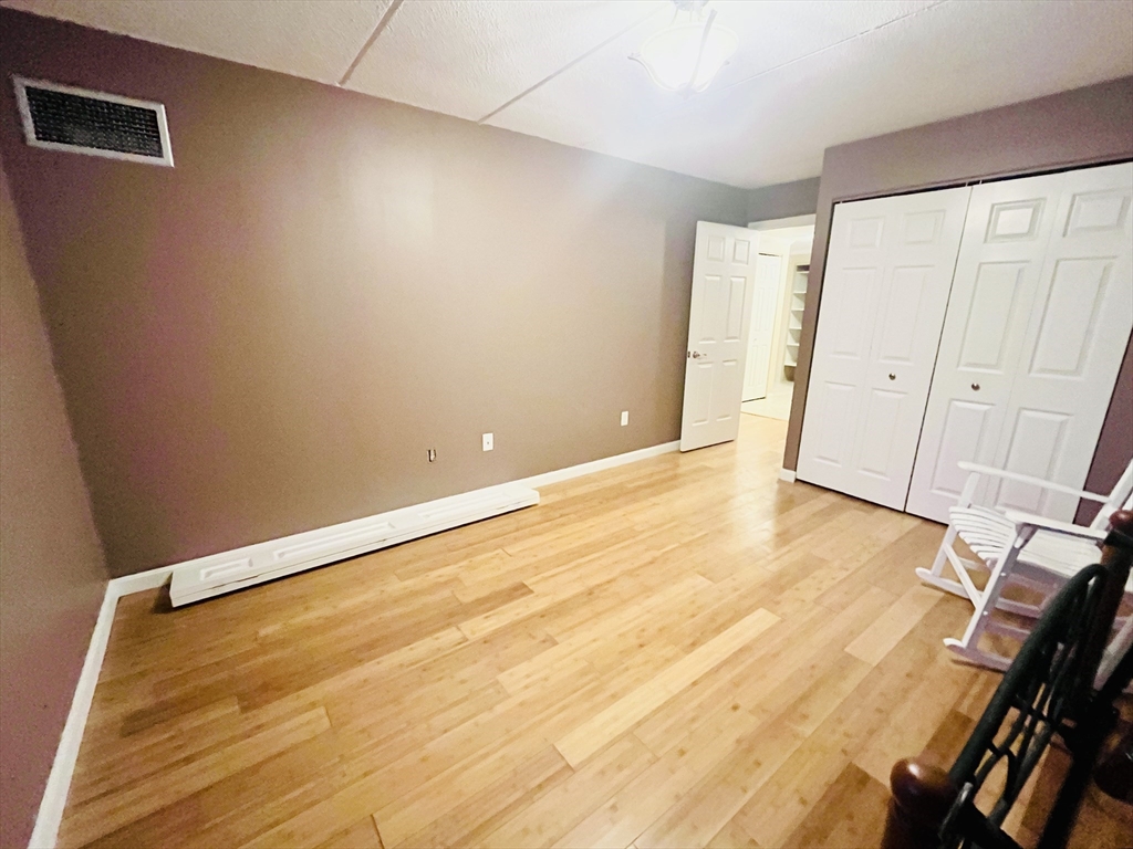 200 Ledgewood Dr, Stoneham