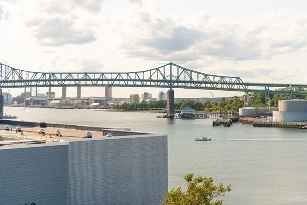 425 Border St, East Boston