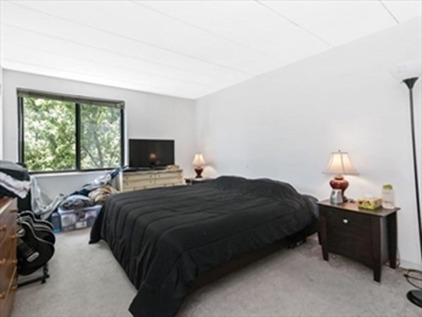 1933 Commonwealth Ave, Brighton