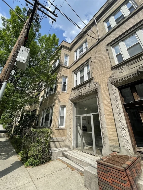 211 Saint Paul St, Coolidge Corner