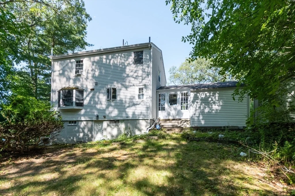 15 Lexington St, Burlington