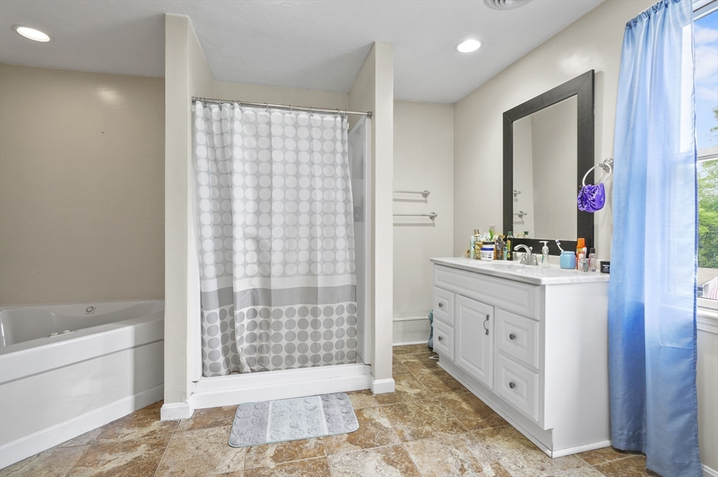 9 Gover Rd, Millbury