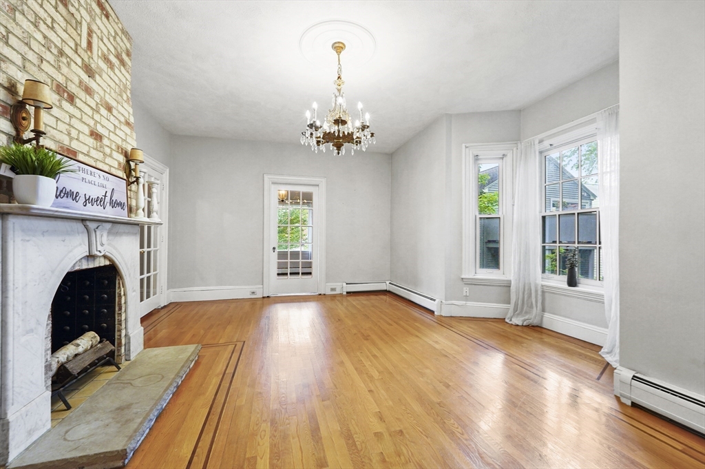 20 Willow St, Newton