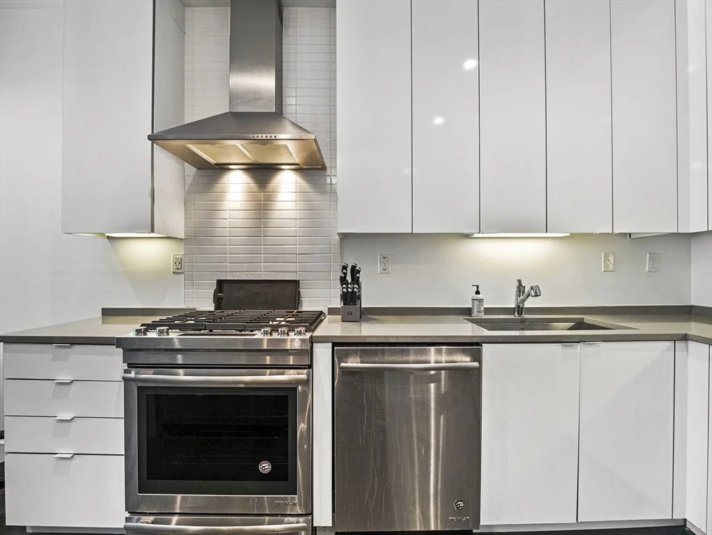 2 West Sixth St, South Boston