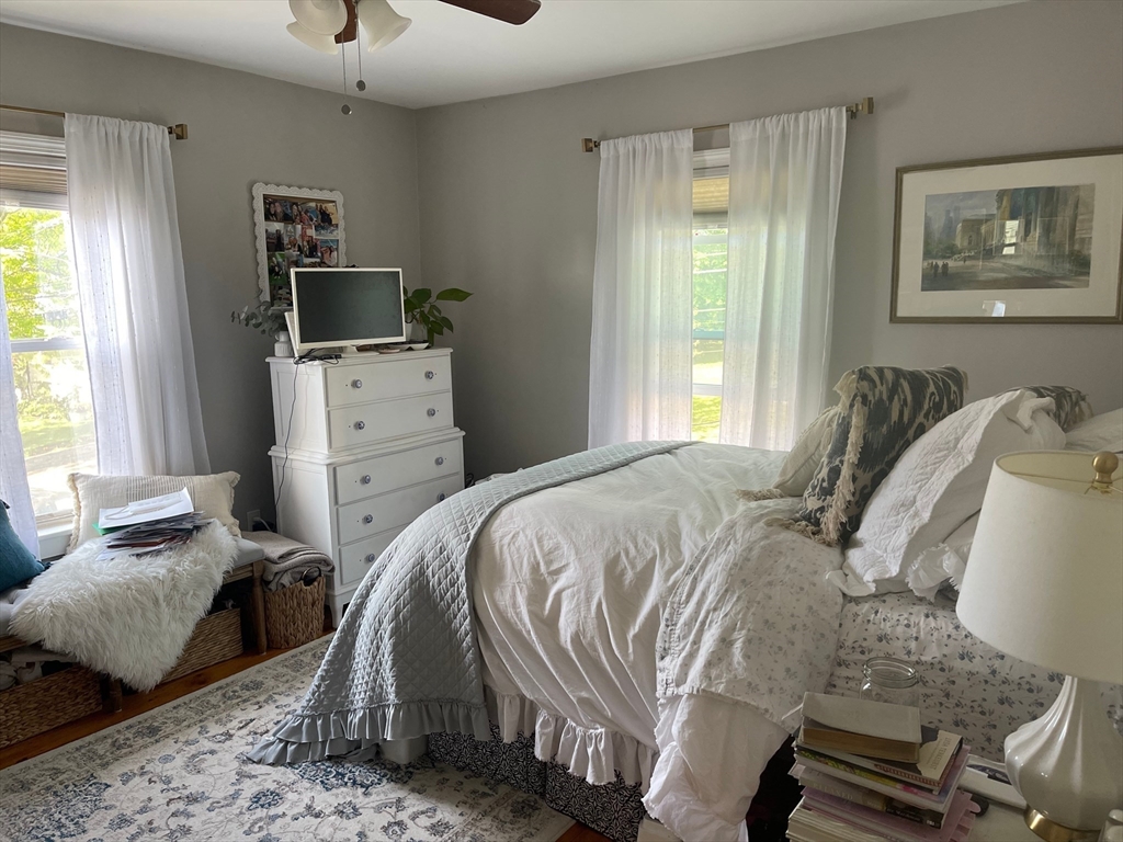 33 Garfield Ave, Woburn