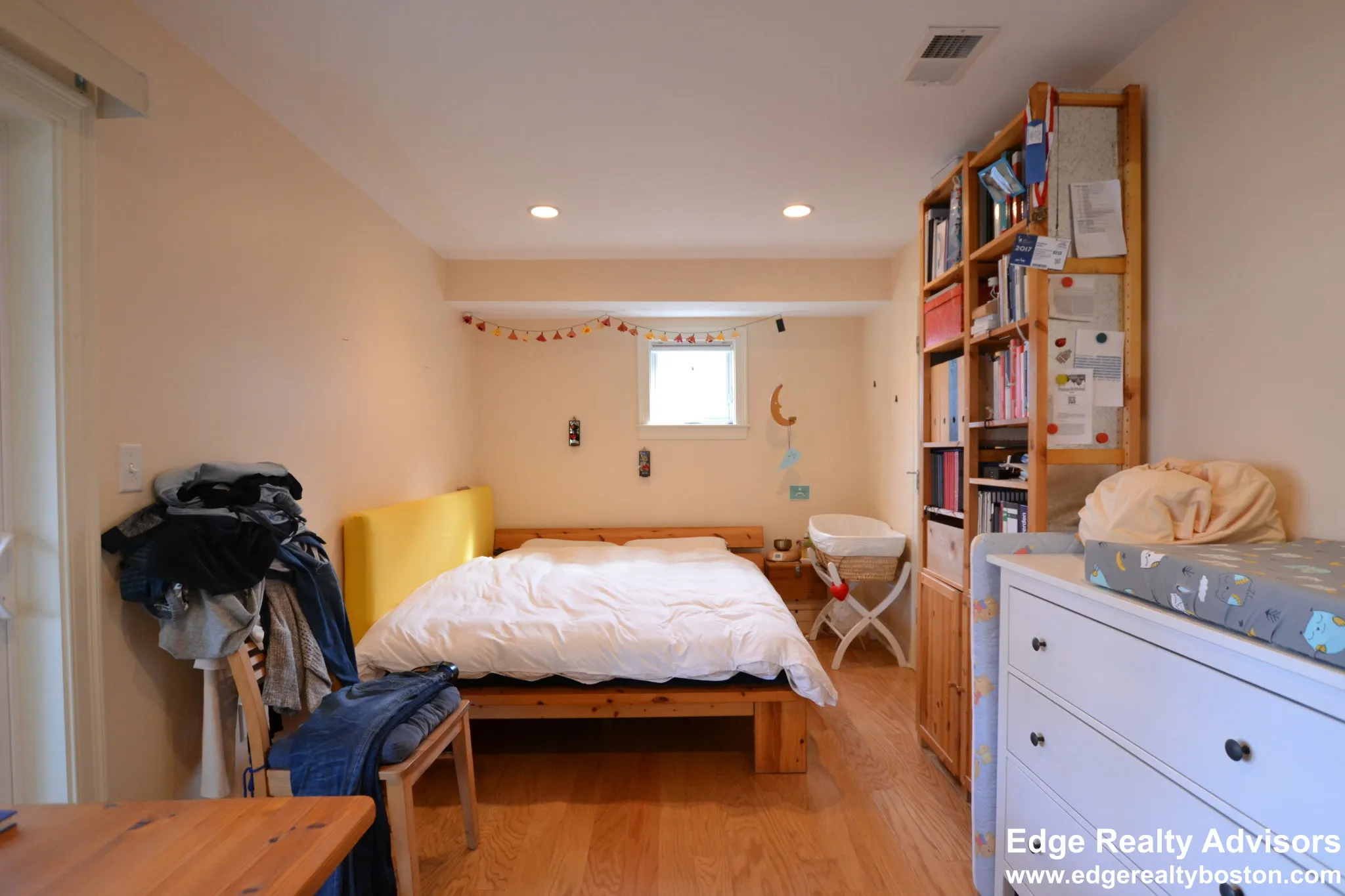 11 Sparhawk St, Oak Square