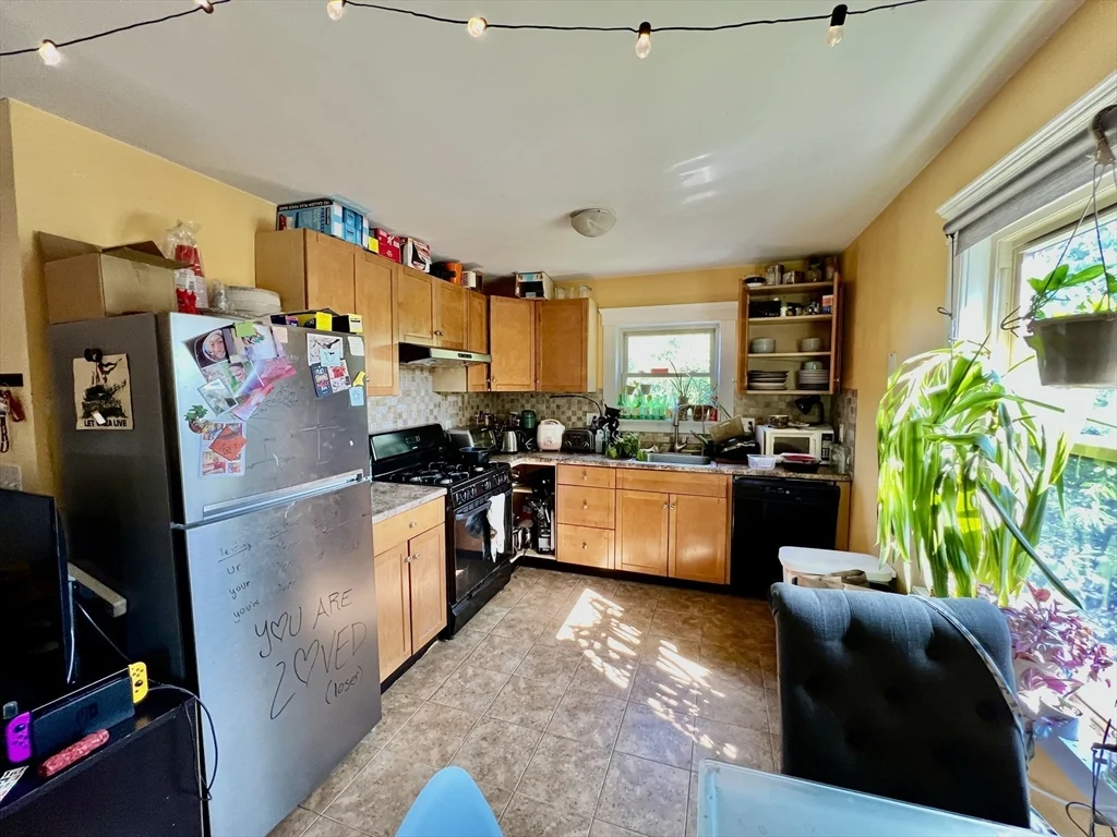 13 Centre St, Roxbury