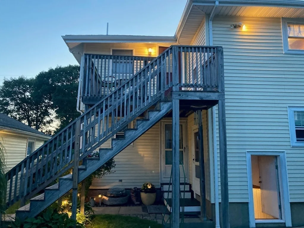 93 Russell St, Quincy