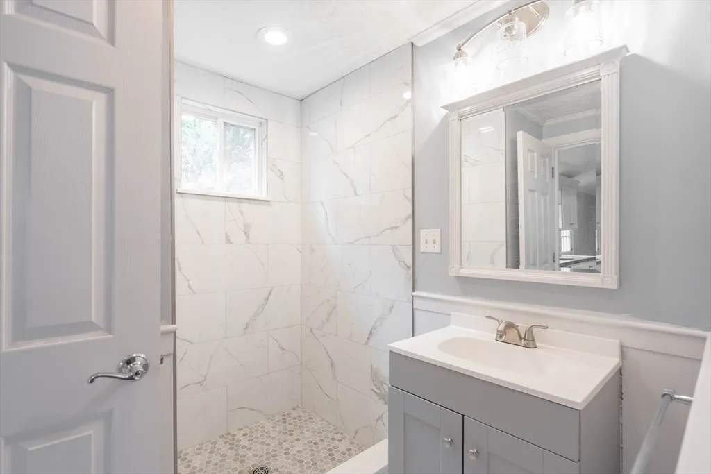 87 Brookfield Rd, Charlton