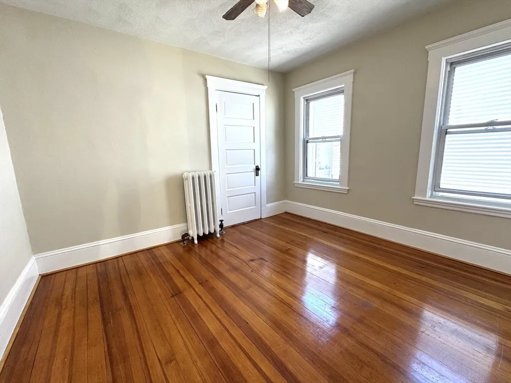 20 Hunnewell Ave, Oak Square