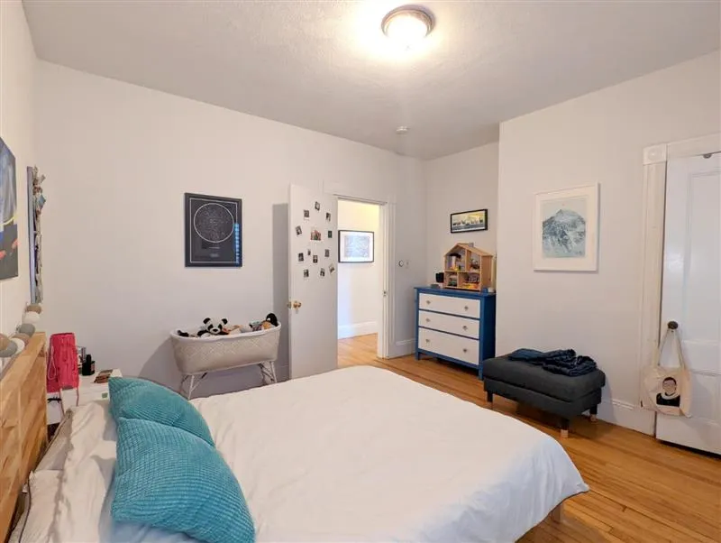 392 Washington St, Ward Two