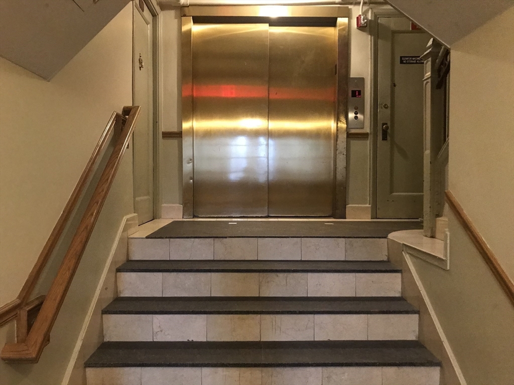 1450 Beacon St, Corey Hill